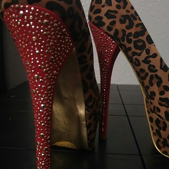 Platform heels - Picture 3 of 3